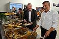 Vedat Karakoҫ, Vorsitzender der Türkisch-Islamischen Gemeinde Marktheidenfeld, hat Gäste zum Iftar, dem abendlichen Fastenbrechen, eingeladen. Darunter unter anderem Bürgermeister Thomas Stamm.