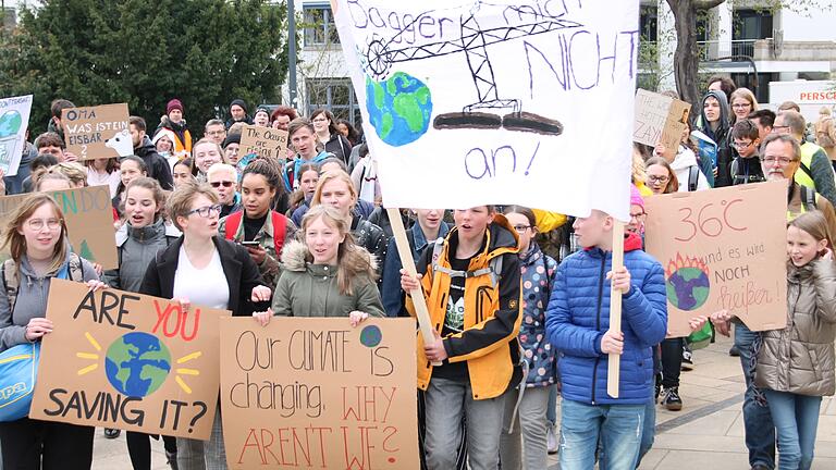 Auch in Schweinfurt gehen Schülerinnen und Schüler seit Monaten im Rahmen der Fridays for Future Bewegung auf die Straße und fordern schnellen und besseren Klimaschutz.