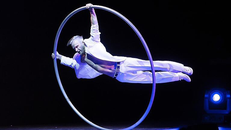 Ein temporeicher Auftritt, der begeisterte: Mikhail Stepanov am Cyr Wheel.