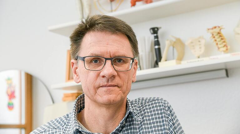 Warnt vor einer allzu leichtfertigen Ausstellung von Mundschutz-Attesten: Christian Pfeiffer, Bezirksvorsitzender des Bayerischen Hausärzteverbandes.
