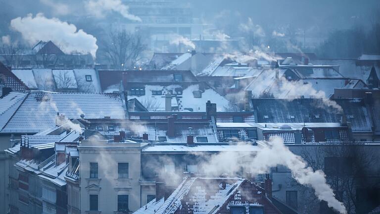 Kälte       -  Der Winter steht vor der Tür. Wie steht es um die Gasreserven in Deutschland?