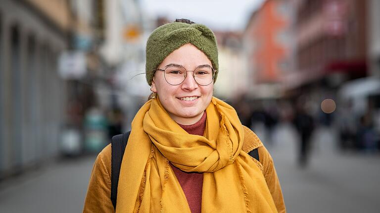 Kira Kütt möchte die Bürokratie auf die Schippe genommen haben. Kira Kütt möchte die Bürokratie auf die Schippe genommen haben.
