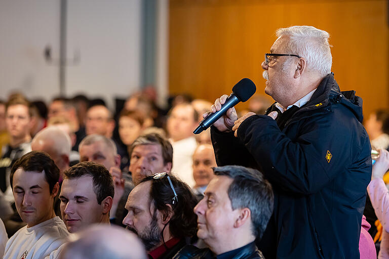 Am Rhön- Klinikum Campus Bad Neustadt fand das 16. Notfallmedizinische Forum statt. Bei der Podiumsdiskussion berichteten die Teilnehmer aus der Praxis.