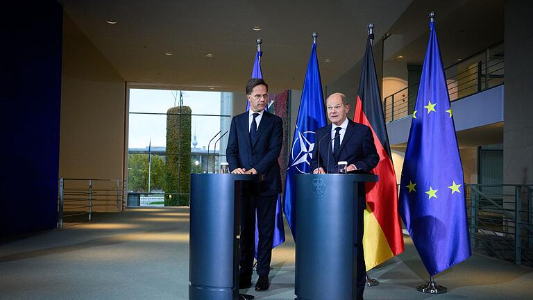 Nato-Generalsekretär Rutte in Berlin       -  &bdquo;Ich bin der Kanzler&rdquo; - Olaf Scholz macht deutlich, dass er eine weitere Zusammenarbeit von der Koalition erwartet.