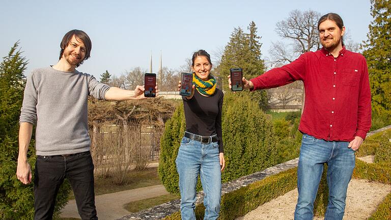 Lukas Dürrbeck (links), Alexandra Schmied und Kristian Baltruweit haben sich die digitale Schnitzeljagd 'Wo ist Paul?' für die Citychurch Würzburg ausgedacht.