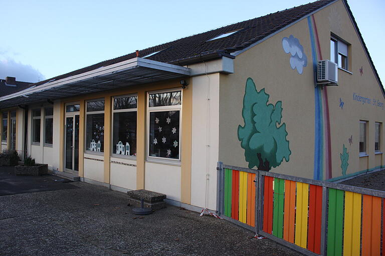 Die Tage des Kindergartens St. Georg an seinem bekannten Platz hinter der Schlossmauer in der Thomas-Glock-Straße sind gezählt.