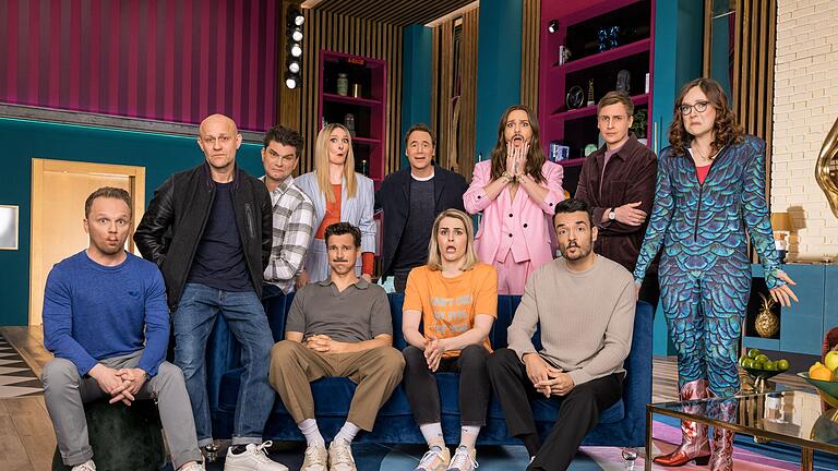 Neue &bdquo;LOL&rdquo;-Staffel mit Florian David Fitz und Hazel Brugger       -  Ernste Mienen beim Cast der neuen &bdquo;LOL&rdquo;-Staffel.