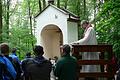 Pfarrer Peter Rüb auf der Freikanzel vor der Sodenbergkapelle im Jahr 2016.