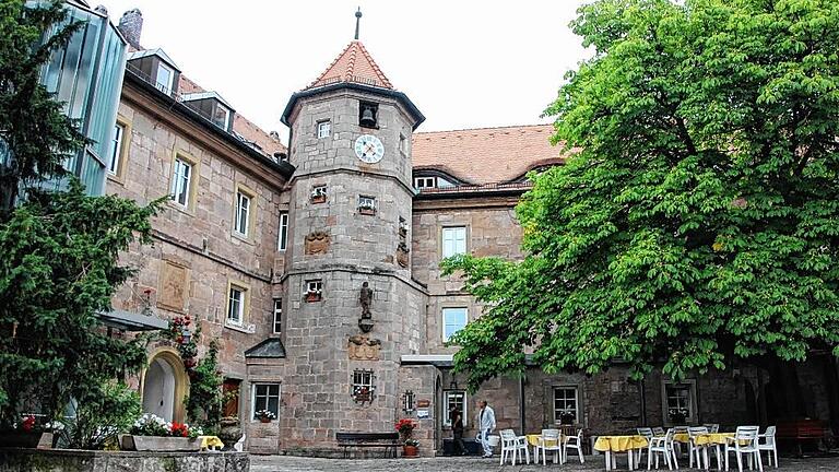 Der Umbau der Gästezimmer im Schloss ist abgeschlossen. Jetzt kommen die Renovierung und der  Ausbau der Tagungsräume an die Reihe.