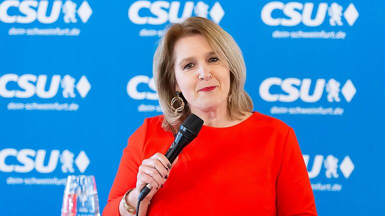 Martina Gießübel (CSU) wurde im Oktober 2023 zum ersten Mal in den bayerischen Landtag gewählt. Martina Gießübel (CSU) wurde im Oktober 2023 zum ersten Mal in den bayerischen Landtag gewählt.