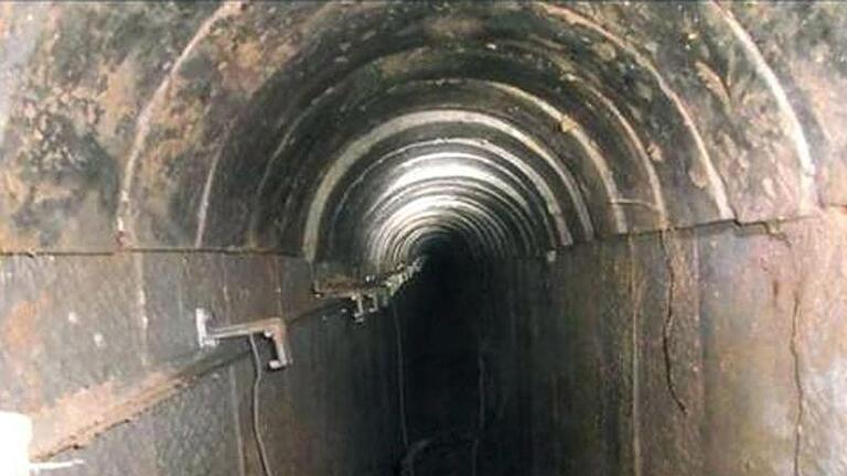 Tunnelsystem der Hamas im Gazastreifen an der Grenze zu Israel. Foto: Israeli Defense Forces       -  Versteck, Waffenlager, Kommandozentrale: das Tunnelsystem der Hamas im Gazastreifen.