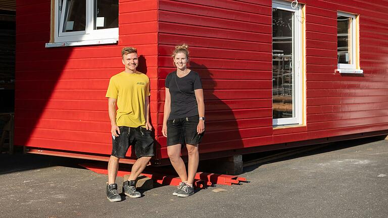 Karolin Siebke und Linus Weyer bauen sich in Ansbach ein 20 Quadratmeter großes Tiny House.