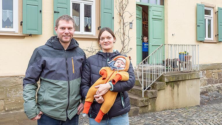 Für die Sanierung eines 200 Jahre alten Bauernhauses in Oberndorf haben Sebastian Schuler und seine Frau Barbara Zink den Energie-Spar-Preis der Stadt Schweinfurt erhalten.