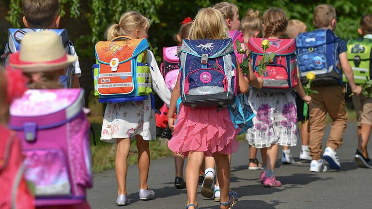 Zum Schulstart in Bayern am Dienstag werden auch wieder viele Erstklässlerinnen und Erstklässler unterwegs sein. Im Landkreis Kitzingen wachsen die Schülerzahlen nach wie vor.