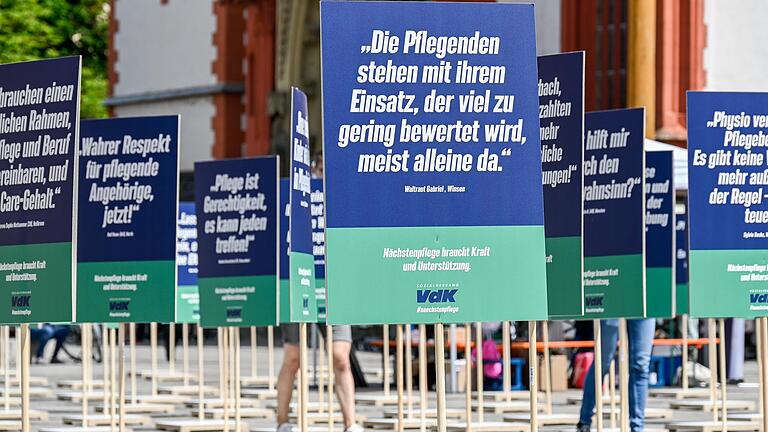 Der VdK machte in Würzburg mit einer Pflegekampagne auf die schwierige Situation im Bereich häuslicher Pflege aufmerksam. Der VdK machte in Würzburg mit einer Pflegekampagne auf die schwierige Situation im Bereich häuslicher Pflege aufmerksam.