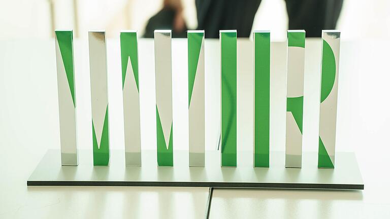 Der Entwurf mit dem Titel 'Wir' der Künstlerin Susanne Lorenz aus Berlin. Der Entwurf mit dem Titel 'Wir' der Künstlerin Susanne Lorenz aus Berlin.
