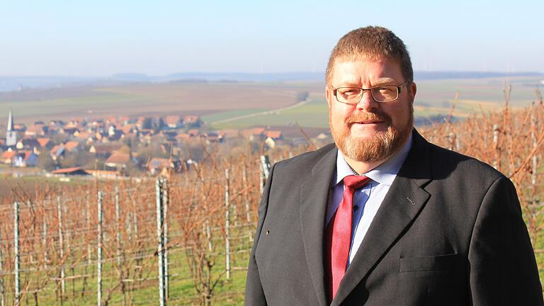 Jürgen Wagenhäuser war als parteiloser Kandidat für die SPD ins Rennen um das Volkacher Bürgermeisteramt gegangen. Dabei holte er nur 5,2 Prozent der Stimmen, wurde aber in den Stadtrat gewählt. Dieses Amt tritt er jetzt allerdings nicht an. Jürgen Wagenhäuser war als parteiloser Kandidat für die SPD ins Rennen um das Volkacher Bürgermeisteramt gegangen. Dabei holte er nur 5,2 Prozent der Stimmen, wurde aber in den Stadtrat gewählt. Dieses Amt tritt er jetzt allerdings nicht an.