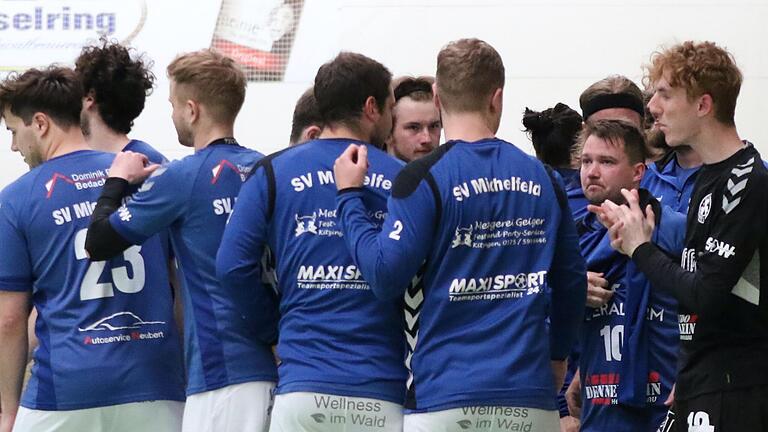 Der SV Michelfeld steigt aus der Handball-Landesliga ab. Drei Spielzeiten erlebten die Michelfelder in dieser Liga – keine lief normal. Die erste wurde 21 Spielen abgebrochen, die zweite bereits nach nur zwei Spielen. In der dritten absolvierten sie sieben Spiele in drei Wochen – zu viel, um am Ende noch Kraft für die entscheidenden Spiele zu haben.