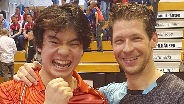 Riesen-Freude herrschte beim TSV Bad Königshofen nach dem Auswärtssieg in Mühlhausen bei Yukiya Uda (links) und Bastian Steger.