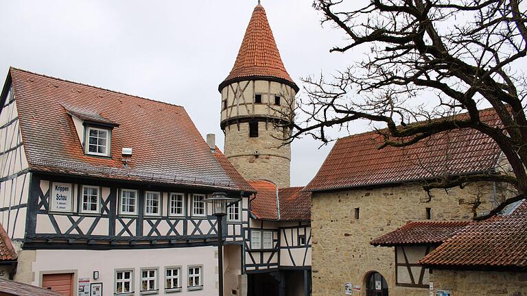 Die Ostheimer Kirchenburg muss saniert werden, ein neues Konzept für die 'Lebendige Kirchenburg' gefunden werden.