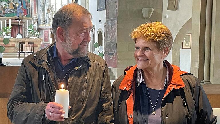 Am 24.4.2024 haben Imma Kelly-Probst und Roland Probst aus Euerbach in St. Johannis in Schweinfurt kirchlich geheiratet. Exakt 32 Jahre nach ihrer standesamtlichen Hochzeit.