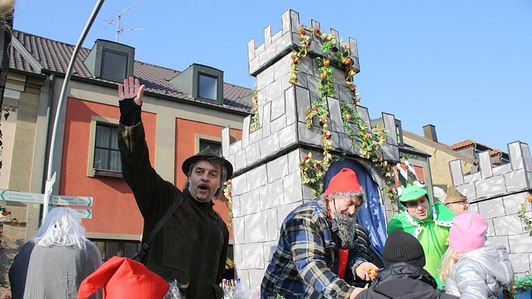 Umzug Bergrheinfeld       -  Anziehungspunkt für über 2000 Besucher war der Faschingszug am Sonntag in Bergrheinfeld.