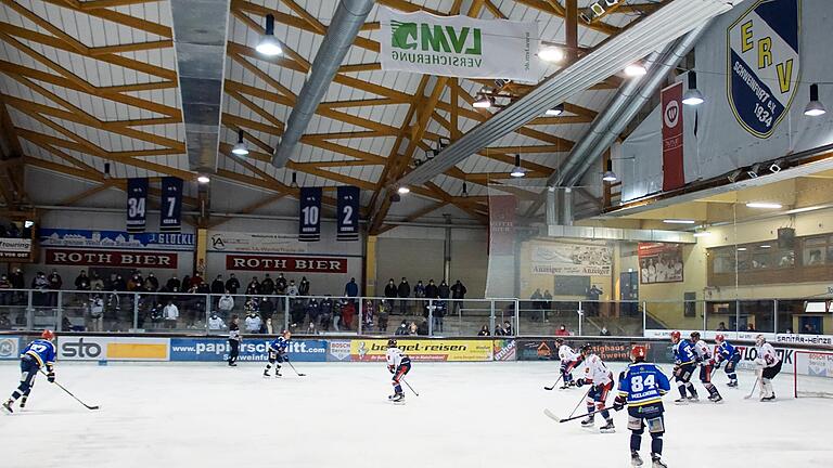 Auch wenn aktuell keine 2000 Fans mehr zu den Eishockey-Spielen kommen: Der Icedome ist für den ERV Schweinfurt eine komfortable Heimat geworden. Die Eisfläche feiert 50. Geburtstag.