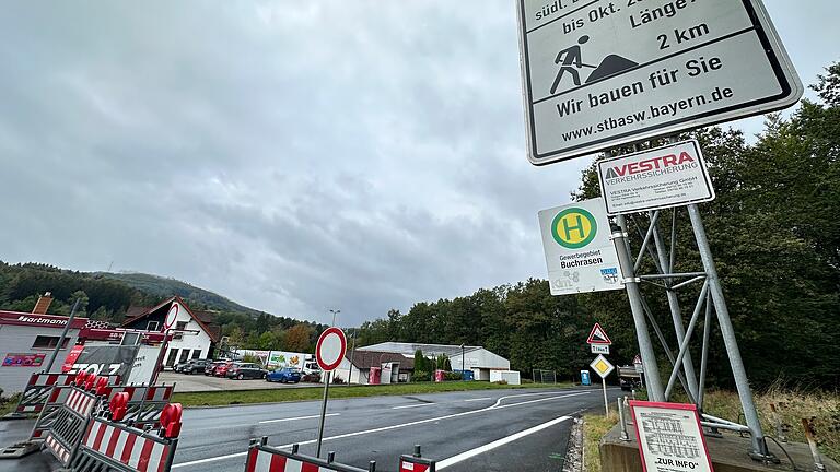 Die Straße am Hammelburger Berg wird saniert.       -  Die Straße am Hammelburger Berg wird saniert.