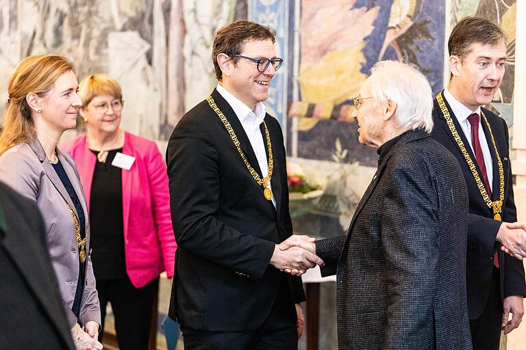 Bürgermeisterin Judith Jörg, Bürgermeister Martin Heilig und Oberbürgermeister Christian Schuchardt begrüßten die Gäste im Ratssaal. Bürgermeisterin Judith Jörg, Bürgermeister Martin Heilig und Oberbürgermeister Christian Schuchardt begrüßten die Gäste im Ratssaal.