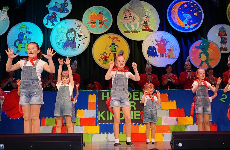Die Happy Kids begeisterten als Bibis und Tinas auf dem Martinshof. Die Happy Kids begeisterten als Bibis und Tinas auf dem Martinshof.
