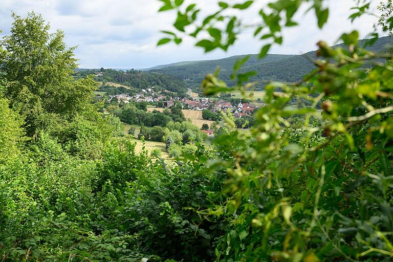 Blick auf Schaippach: Der kleine Ort ist die erste Station auf der Tour durch das Sinntal. Blick auf Schaippach: Der kleine Ort ist die erste Station auf der Tour durch das Sinntal.