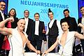 Starker Start ins Jahr 2025: Die Mediengruppe Main-Post lud in Würzburg zum Neujahrsempfang. Mit dabei (v.li.) der Gesamtleiter Vermarktung Matthias Faller, Redakteurin Meike Schmid, die Geschäftsführer Bernd Riedel und Renate Dempfle, 'Flutman' Gabor Vosteen, der 'Stern'-Chefredakteur Gregor Peter Schmitz und Ivo Knahn, Chefredakteur der Main-Post. Die Akrobaten Vladimir Kostenko und Anton Savchenko zeigten Muskeln.