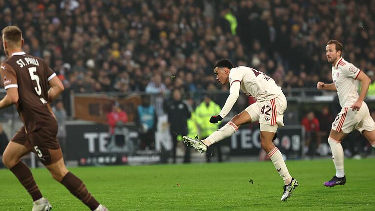 FC St. Pauli - Bayern München       -  Traumtor: Musiala zaubert weiter.