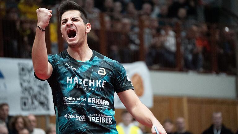 Beim Hinspiel in Würzburg konnte Martin Allegro seinen Sieg gegen Timo Boll bejubeln. Beim Hinspiel in Würzburg konnte Martin Allegro seinen Sieg gegen Timo Boll bejubeln.