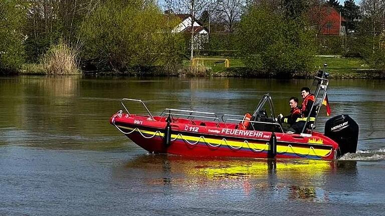 Das neue Rettungsboot der Feuerwehr Kitzingen hat schon einige Einsätze hinter sich.