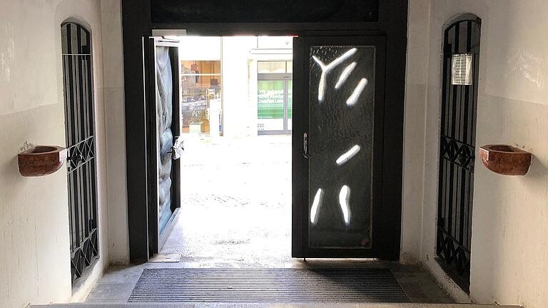 Deutlich mehr Katholiken als früher verlassen die Gemeinschaft. In diesem Jahr wandten bis Anfang Februar bereits 102 Katholiken im Standesamtsbezirk Bad Neustadt ihrer Kirche den Rücken zu. Das Foto zeigt die&nbsp; Kirche Mariä Himmelfahrt in Bad Neustadt.