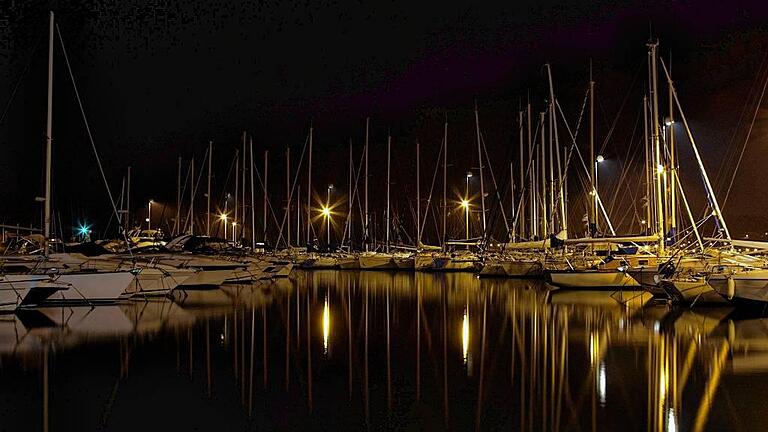 Bild 8: Lars Schulz (SKF-Fotokreis),Sainte-Maxime Hafen bei Nacht