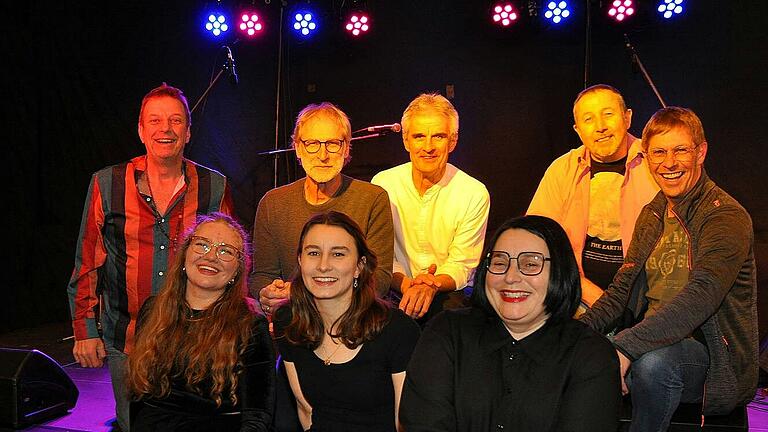 Die Mary Street Band.