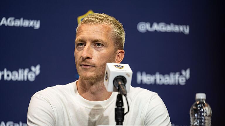 Pressekonferenz Marco Reus in Los Angeles       -  Marco Reus hat sich vor dem Wechsel zu Los Angeles Galaxy Rat bei Jürgen Klinsmann geholt.