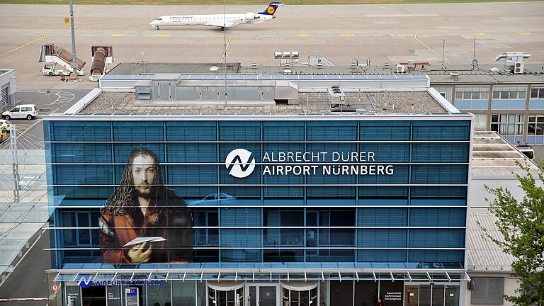 Seit 2014 ist der Nürnberger Flughafen nach dem Maler Albrecht Dürer benannt. Der Airport profitiert vor allem von Urlaubern.