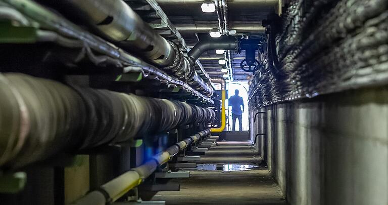 Insgesamt zwei Kilometer lang sind die Tunnel unter dem ZF-Gelände in Schweinfurt. In ihnen liegen Versorgungsleitungen für die Werke. Insgesamt zwei Kilometer lang sind die Tunnel unter dem ZF-Gelände in Schweinfurt. In ihnen liegen Versorgungsleitungen für die Werke.