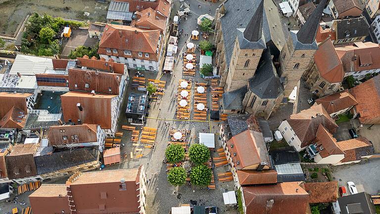 Frankens größte Weinstube: Weinfest in Gerolzhofen startet fuminant       -  21.07.2024, Frankens größte Weinstube: Weinfest in Gerolzhofen startet fuminant.