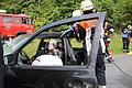 Vor schwierigen Unfallszenarien standen die Feuerwehrmänner und - Frauen bei der THL-Übung. Johannes Schlereth       -  Vor schwierigen Unfallszenarien standen die Feuerwehrmänner und - Frauen bei der THL-Übung. Johannes Schlereth