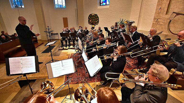 Beim Passionskonzert in der Dreieinigkeitskirche bot der Posaunenchor ein abwechslungsreiches und anspruchsvolles Programm.