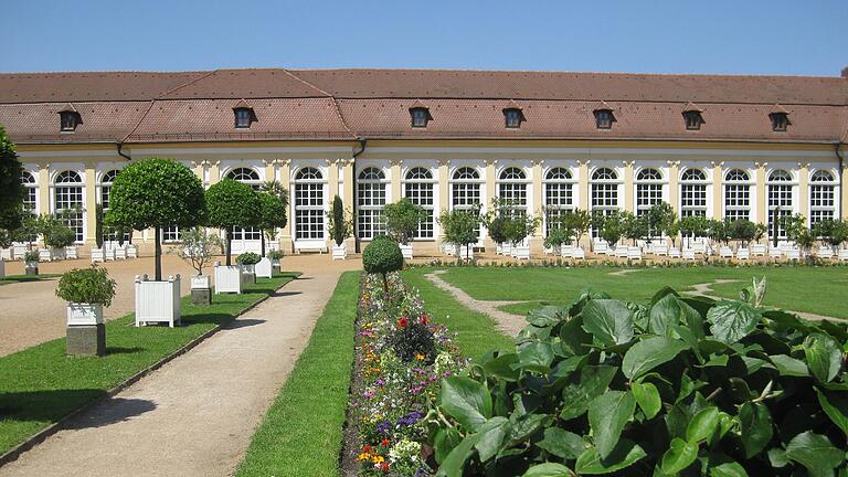 Die Orangerie ist ein barockes Gebäude im markgräflichen Hofgarten der mittelfränkischen Bezirkshauptstadt Ansbach.