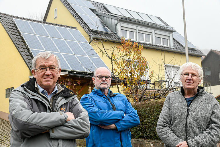 Bernd Mehler, Michael Haas und Dietmar Baus aus dem Karlstadter Stadtteil Gambach würden gerne E-Autos als mobile Speicher für den Strom aus ihren Photovoltaikanlagen nutzen. Bernd Mehler, Michael Haas und Dietmar Baus aus dem Karlstadter Stadtteil Gambach würden gerne E-Autos als mobile Speicher für den Strom aus ihren Photovoltaikanlagen nutzen. 