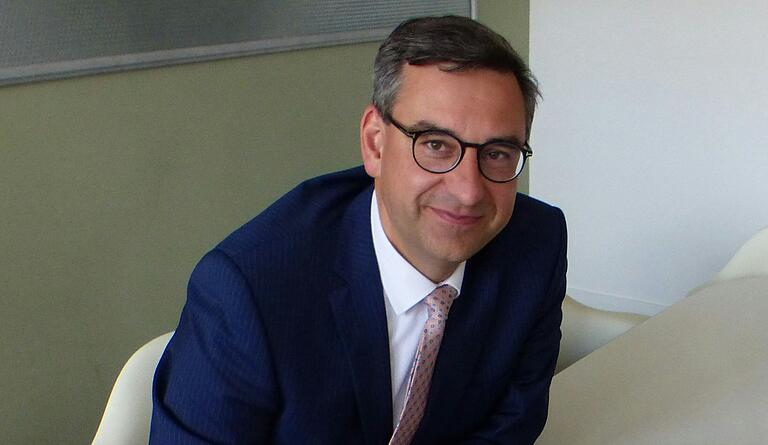 Rüdiger Köhler, stellvertretender Leiter des Staatlichen Straßenbauamts in Würzburg, kandidiert als Baureferent für die Stadt Schweinfurt. Er ist seit 2008 Stadtrat für die CSU. Rüdiger Köhler, stellvertretender Leiter des Staatlichen Straßenbauamts in Würzburg, kandidiert als Baureferent für die Stadt Schweinfurt. Er ist seit 2008 Stadtrat für die CSU.