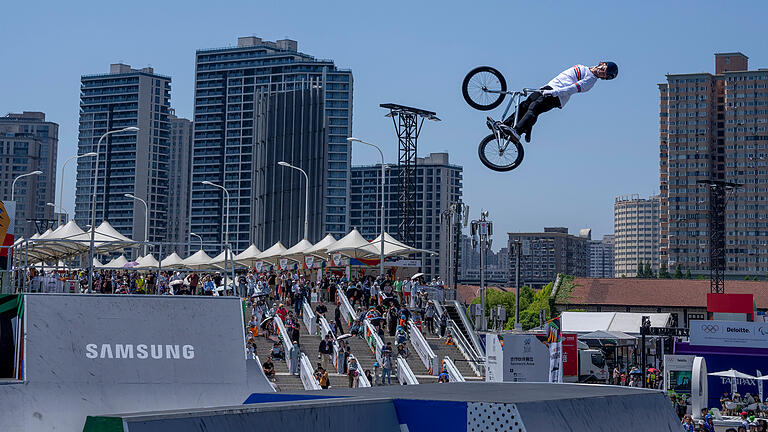 463538692.jpg       -  BMX Freestyle ist 2024 zum zweiten Mal bei Olympia dabei. Hier gibt es alle wissenswerten Infos rund um Zeitplan, Termine und Übertragung.