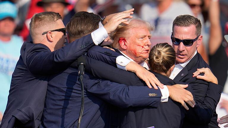 Chefin des Secret Service tritt nach Trump-Attentat zurück       -  Trump wurde bei dem Attentat vor gut einer Woche am Ohr verletzt. (Archivbild)