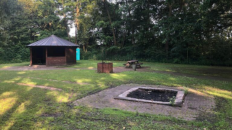 Die Buchung des Grillplatzes in Grafenrheinfeld ist nur den dort ansässigen Bürgern erlaubt.